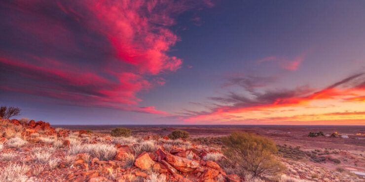 A pink sunset over the goldfields in Kalgoorlie