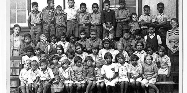Carrolup classroom 1945, image courtesy of the Noelene White Collection.