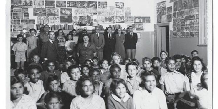 Carrolup classroom late 1949, image courtesy of the Noelene White Collection.