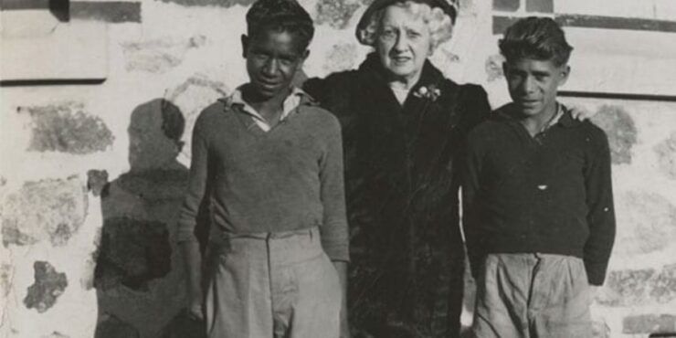 Florence Rutter with two of the children at Carrolup, image courtesy of the Noelene White Collection.