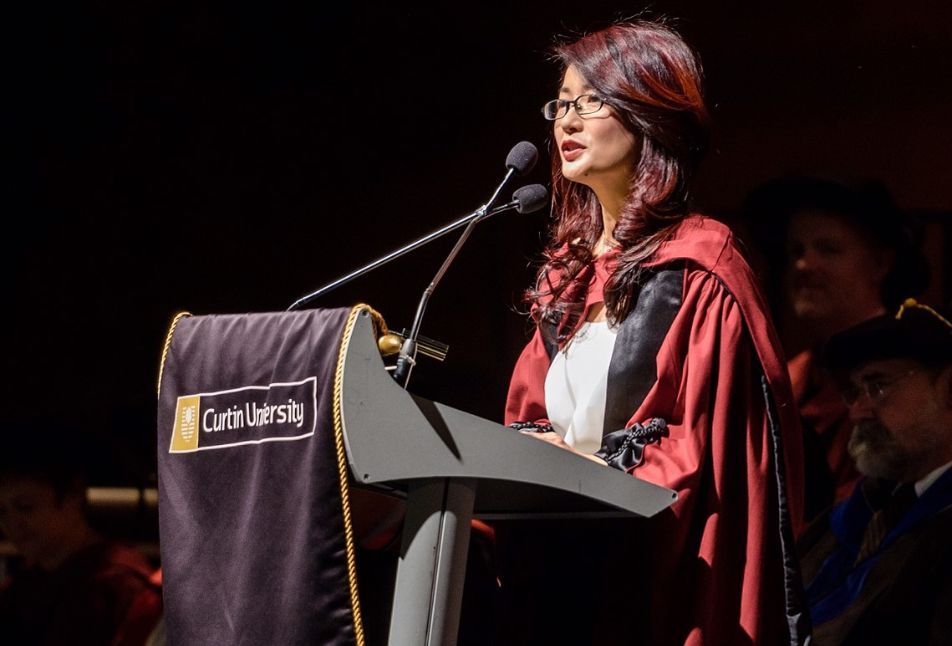 Sandy Chong speaking at her Curtin graduation