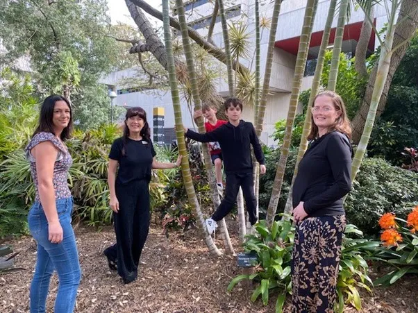 Curtin Stuttering Clinic Kathy Viljoen with parents and children from program