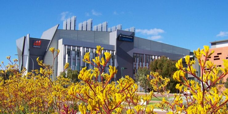 wide view of five-storey Resources and Chemistry Precinct building at �鶹ֱ��