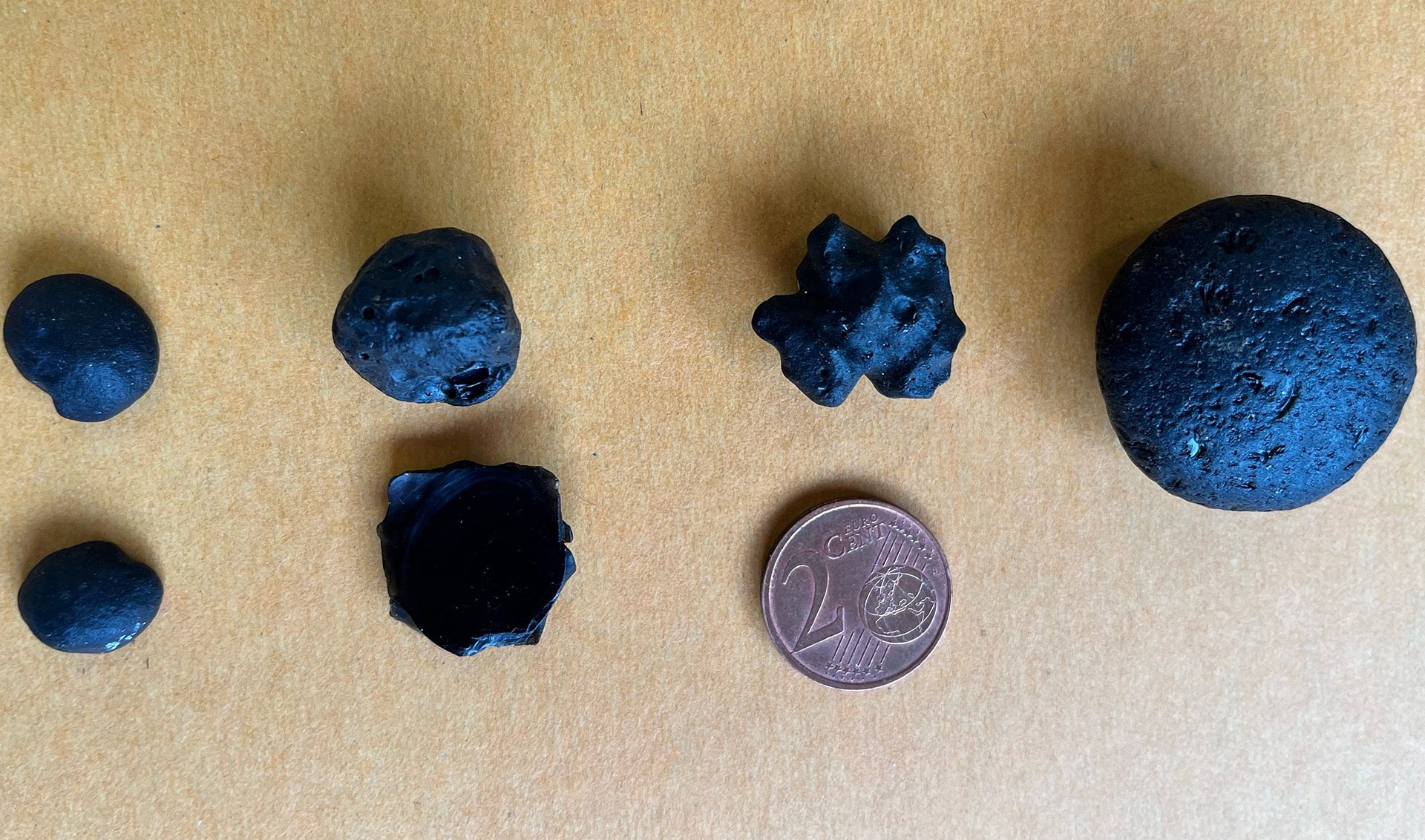 Image for Cosmic glass found only in Australia reveals ancient asteroid impact