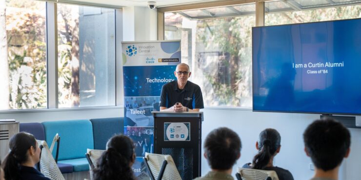Cisco's Carl Solder lecturing students at 911������.