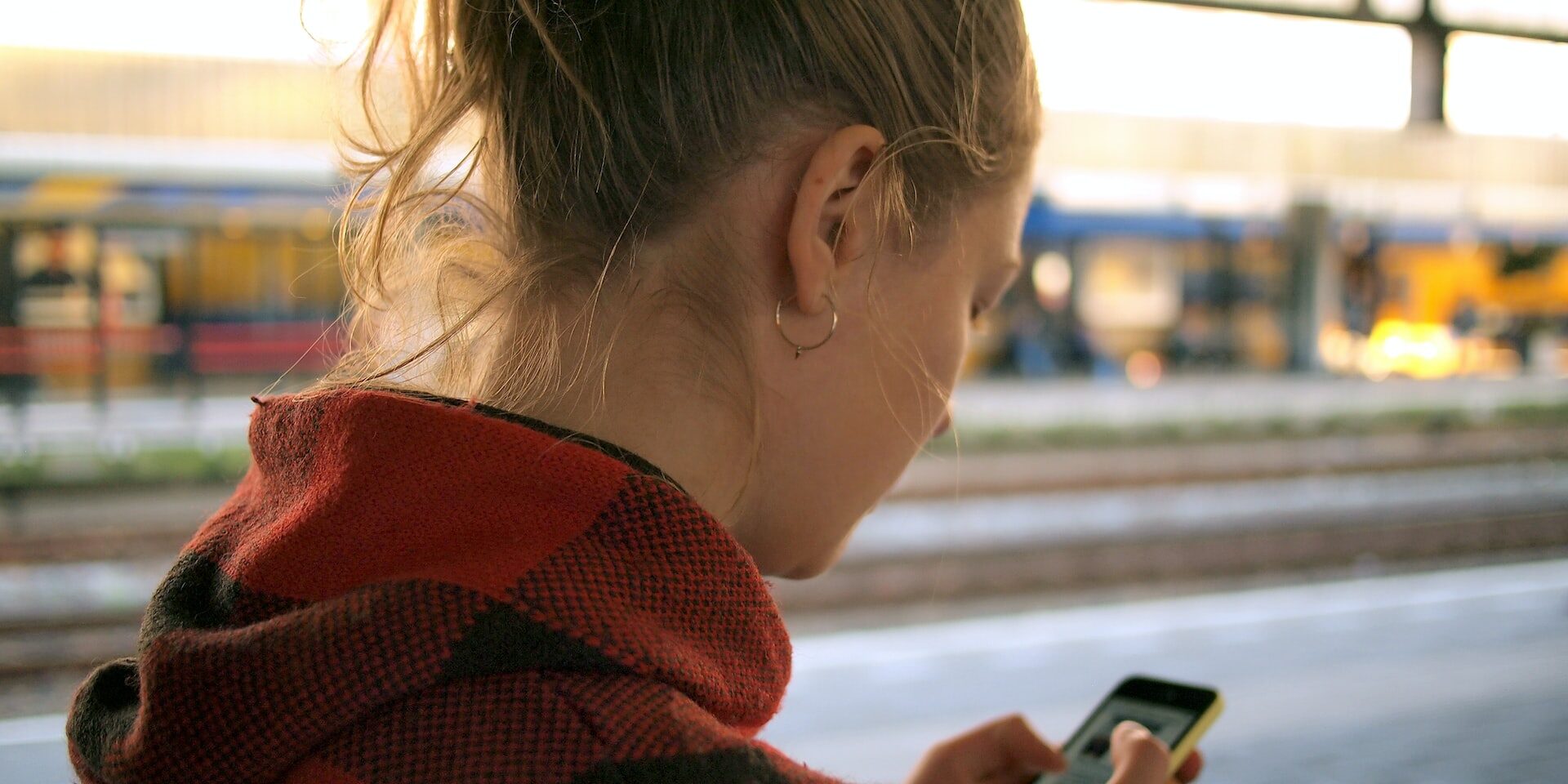 Parent’s Views on the Gendered Dynamics of Youth Social Media Use, Sexting, and Sexual Images: A Shift Needed from “Risk” to “Recourse”