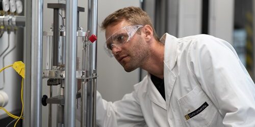 Environmentally Assisted Cracking Laboratory