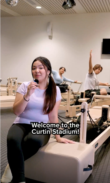 Join Kristel to for a quick walkthrough of how to do Virtual Reformer Pilates.
