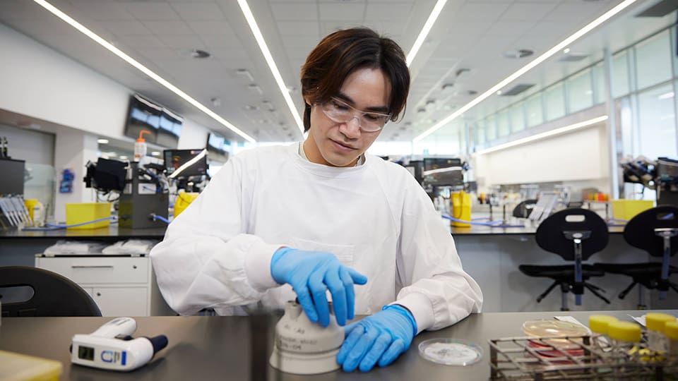Curtin Biomedical science student
